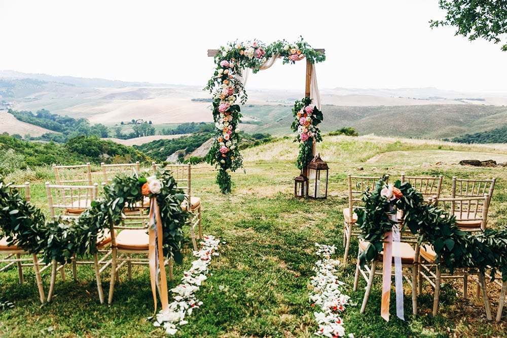 ¡Celebra tu amor en plena naturaleza con una boda al aire libre!